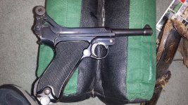 1916 Luger right hold open.jpg